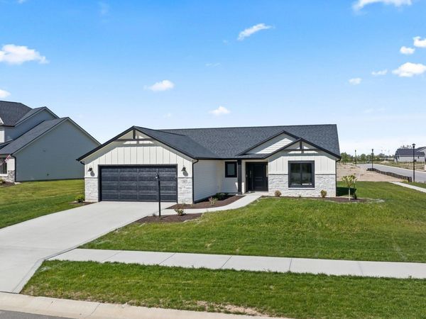 507 Caribou Crossing, Auburn, IN 46706
