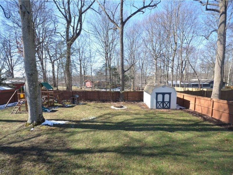 1128 Grovewood Drive, Tallmadge, OH 44278 Photo 2