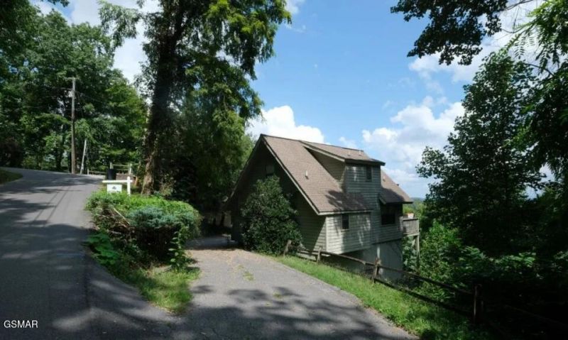 936 Stans Road, Gatlinburg, TN 37738 Main Photo