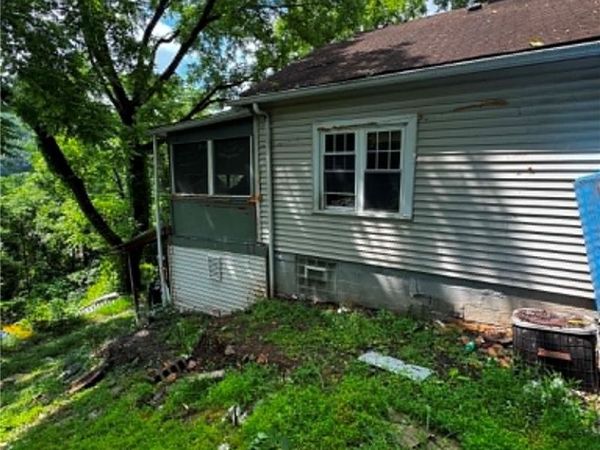 55935 Main Street, Bridgeport, OH 43912