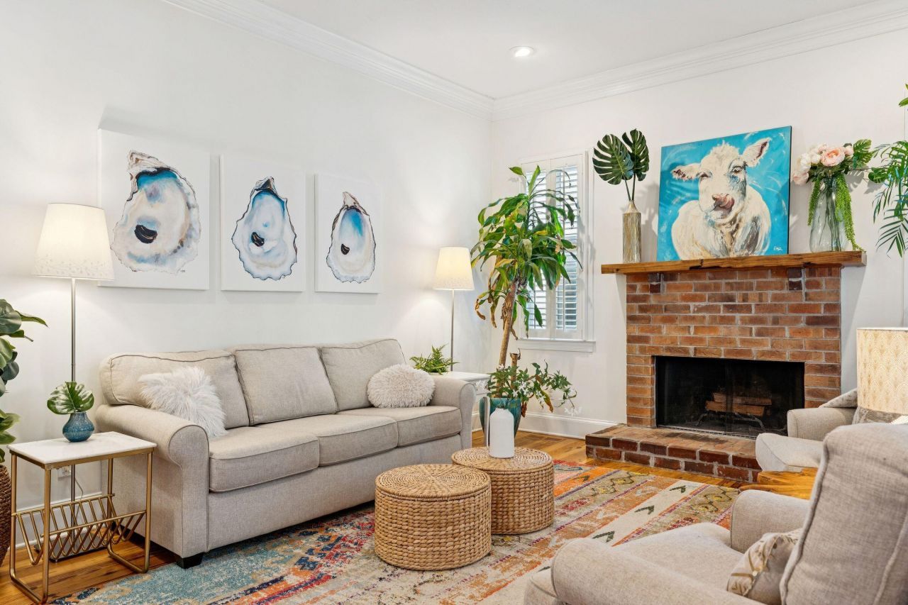 46 Eastlake Road Photo 10