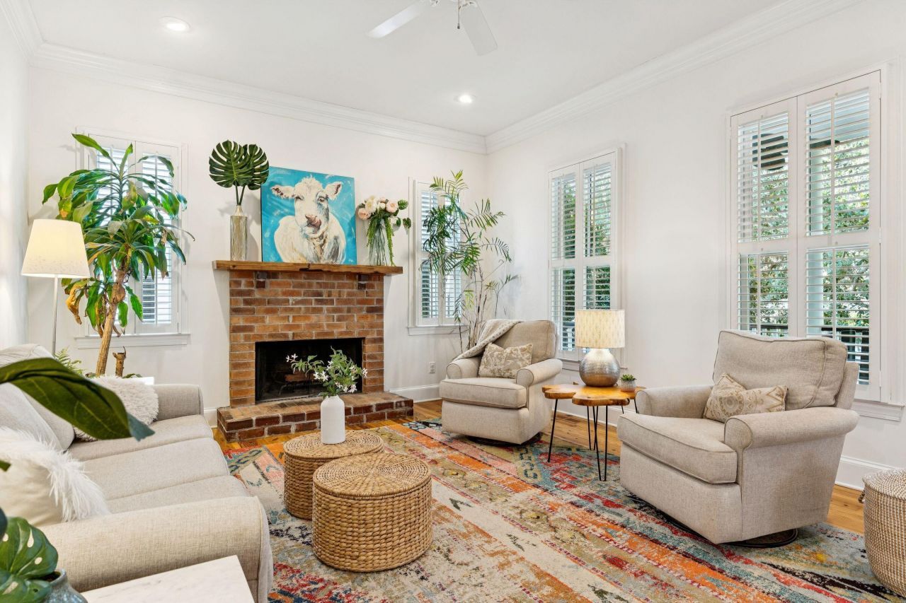 46 Eastlake Road Photo 13