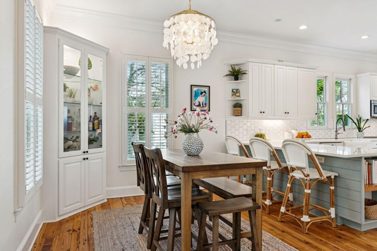 46 Eastlake Road Photo 16