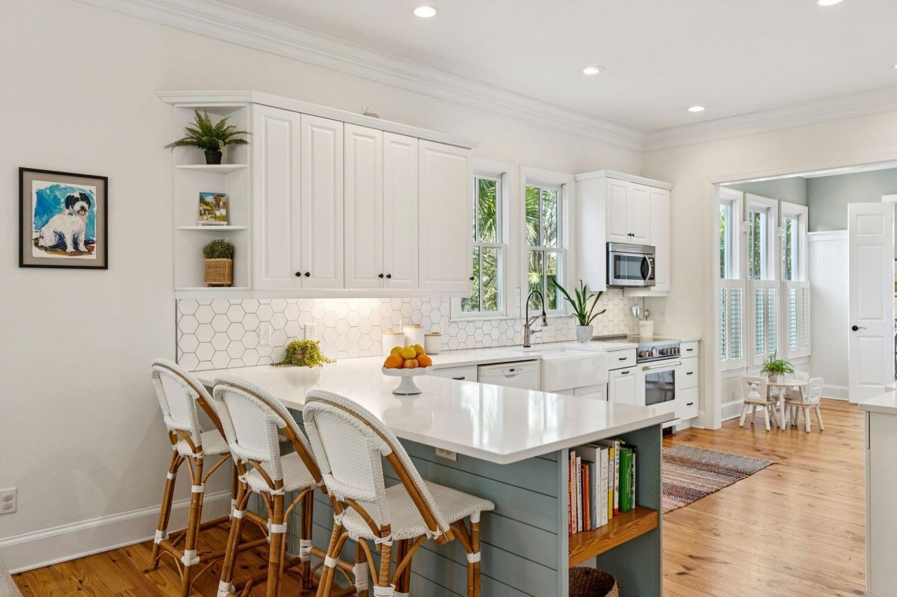 46 Eastlake Road Photo 17