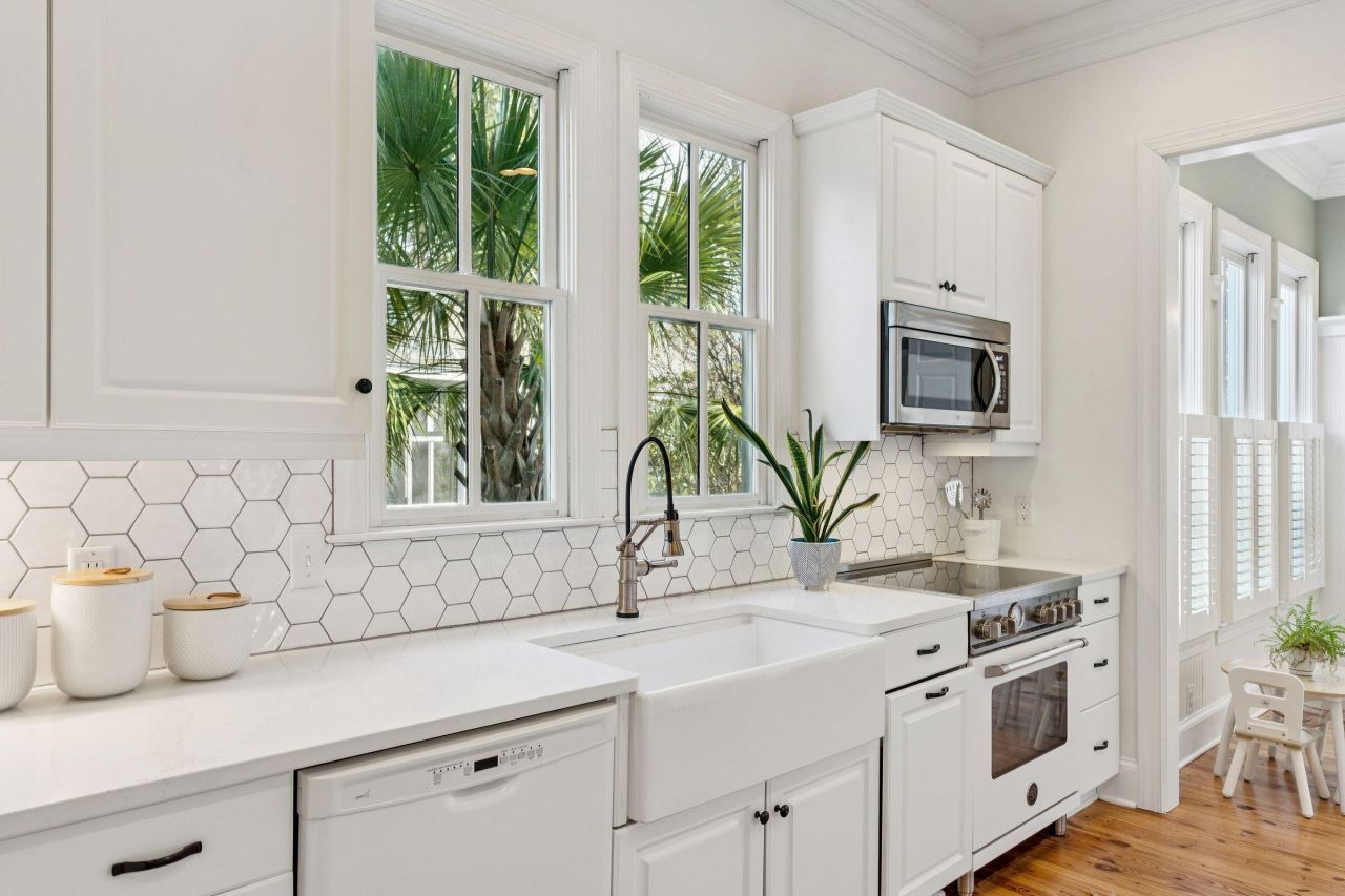 46 Eastlake Road Photo 19