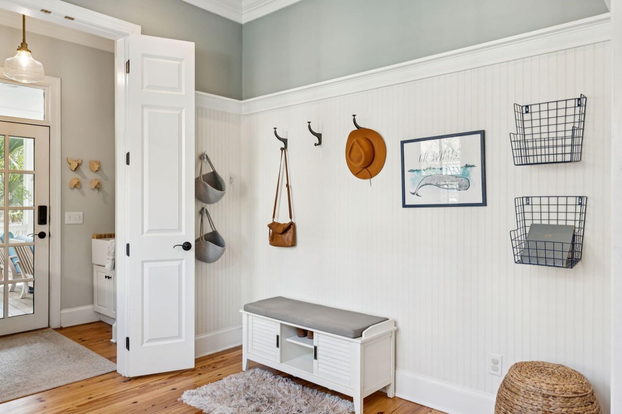 46 Eastlake Road Photo 23