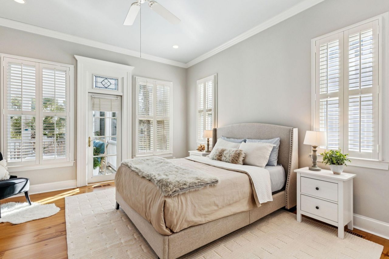 46 Eastlake Road Photo 26