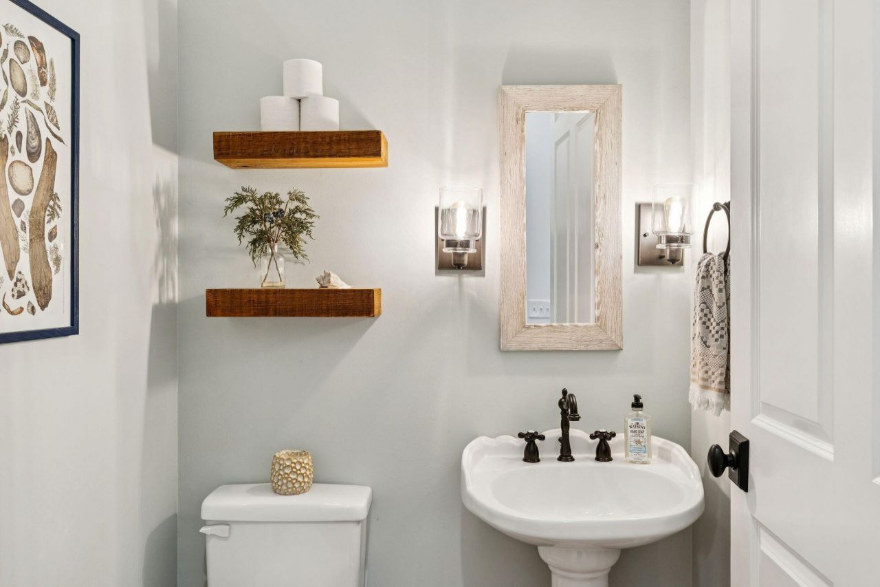 46 Eastlake Road Photo 34