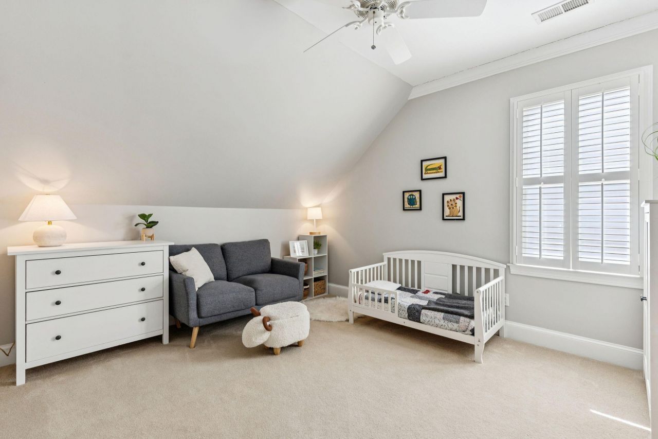 46 Eastlake Road Photo 40