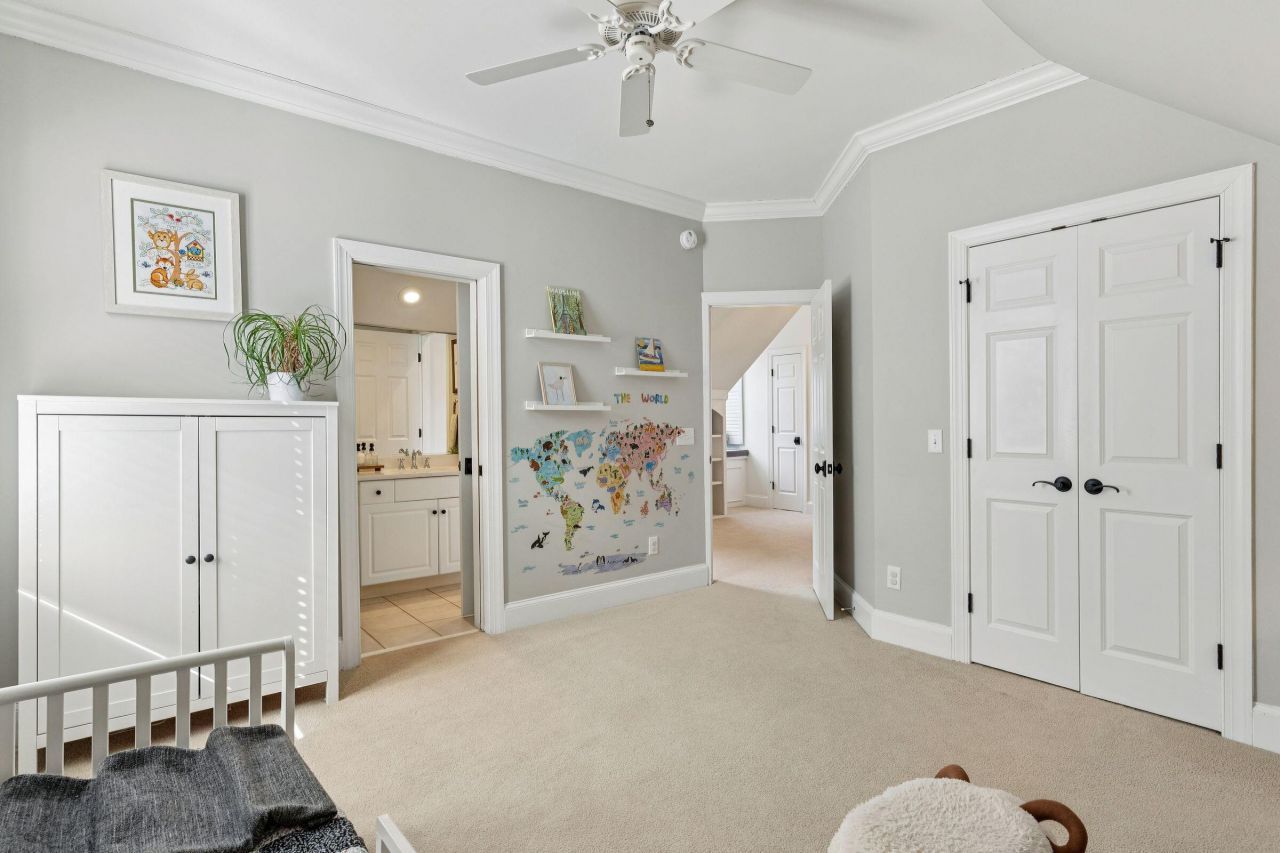 46 Eastlake Road Photo 41