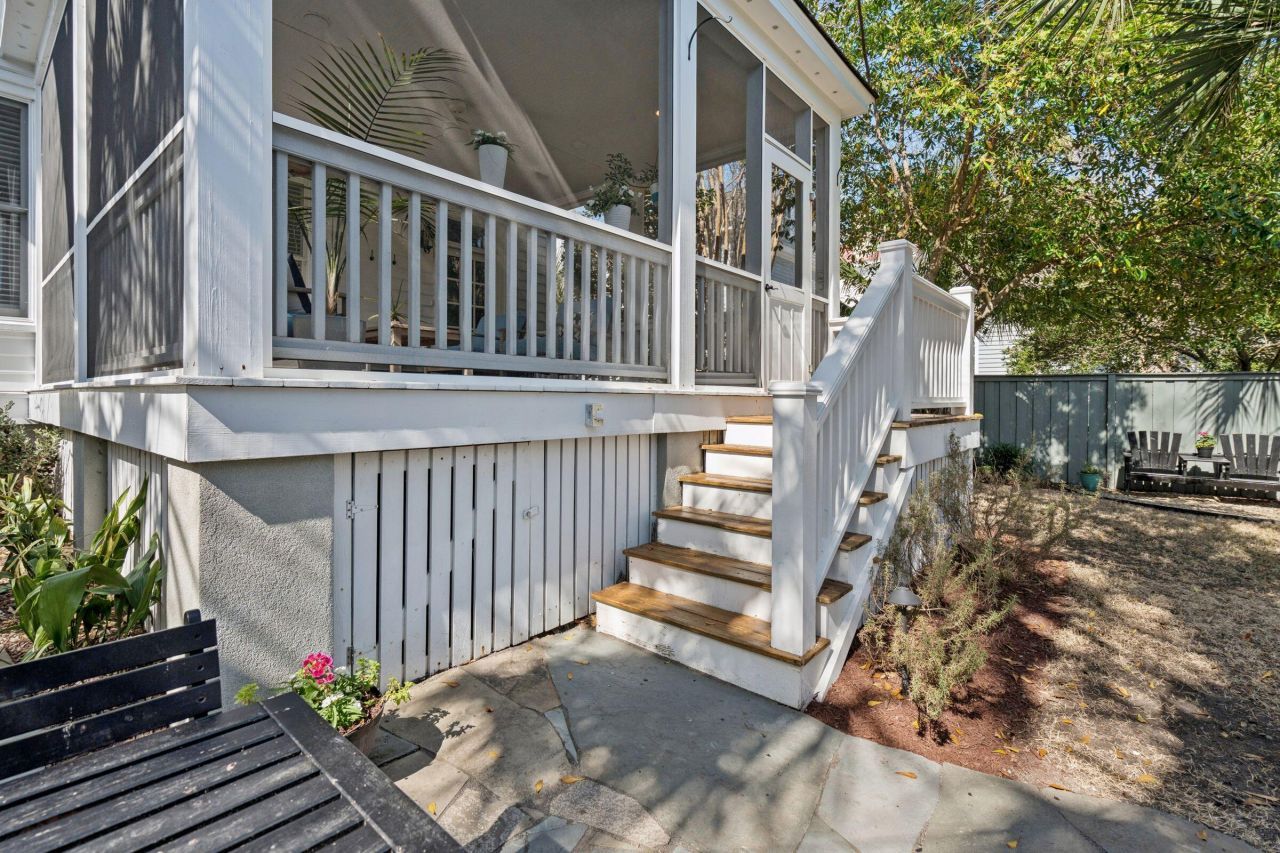 46 Eastlake Road Photo 48