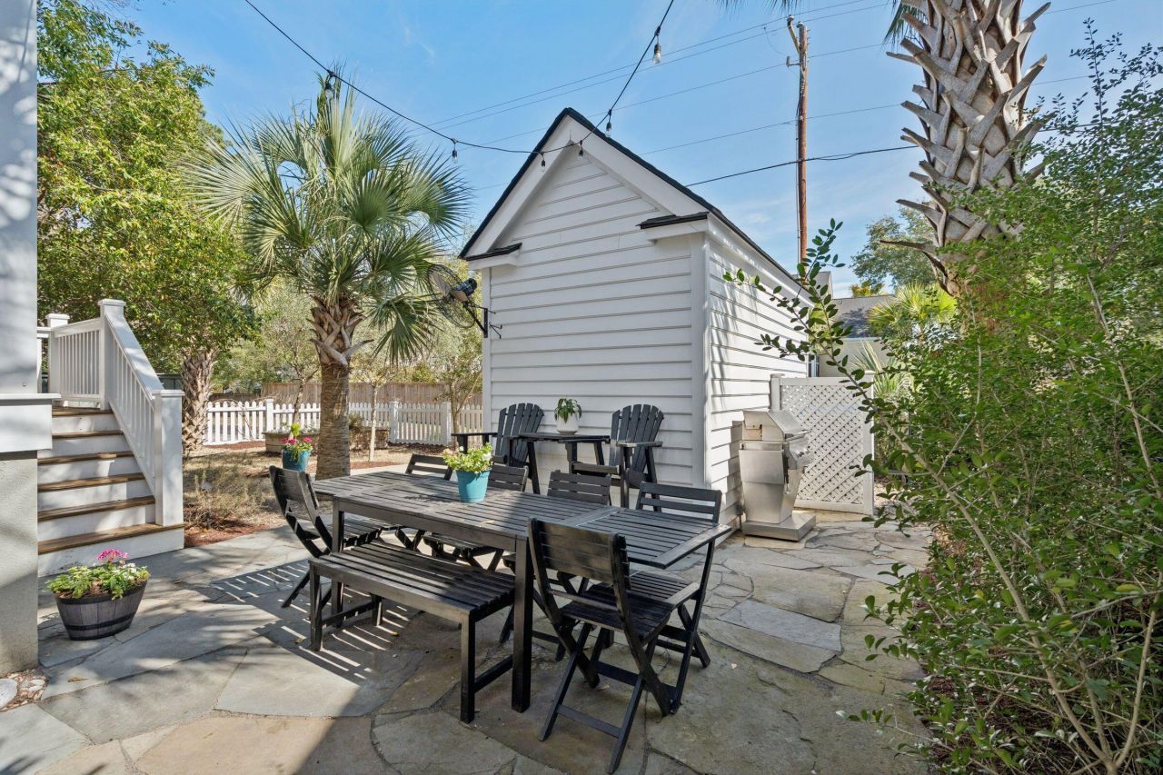 46 Eastlake Road Photo 52