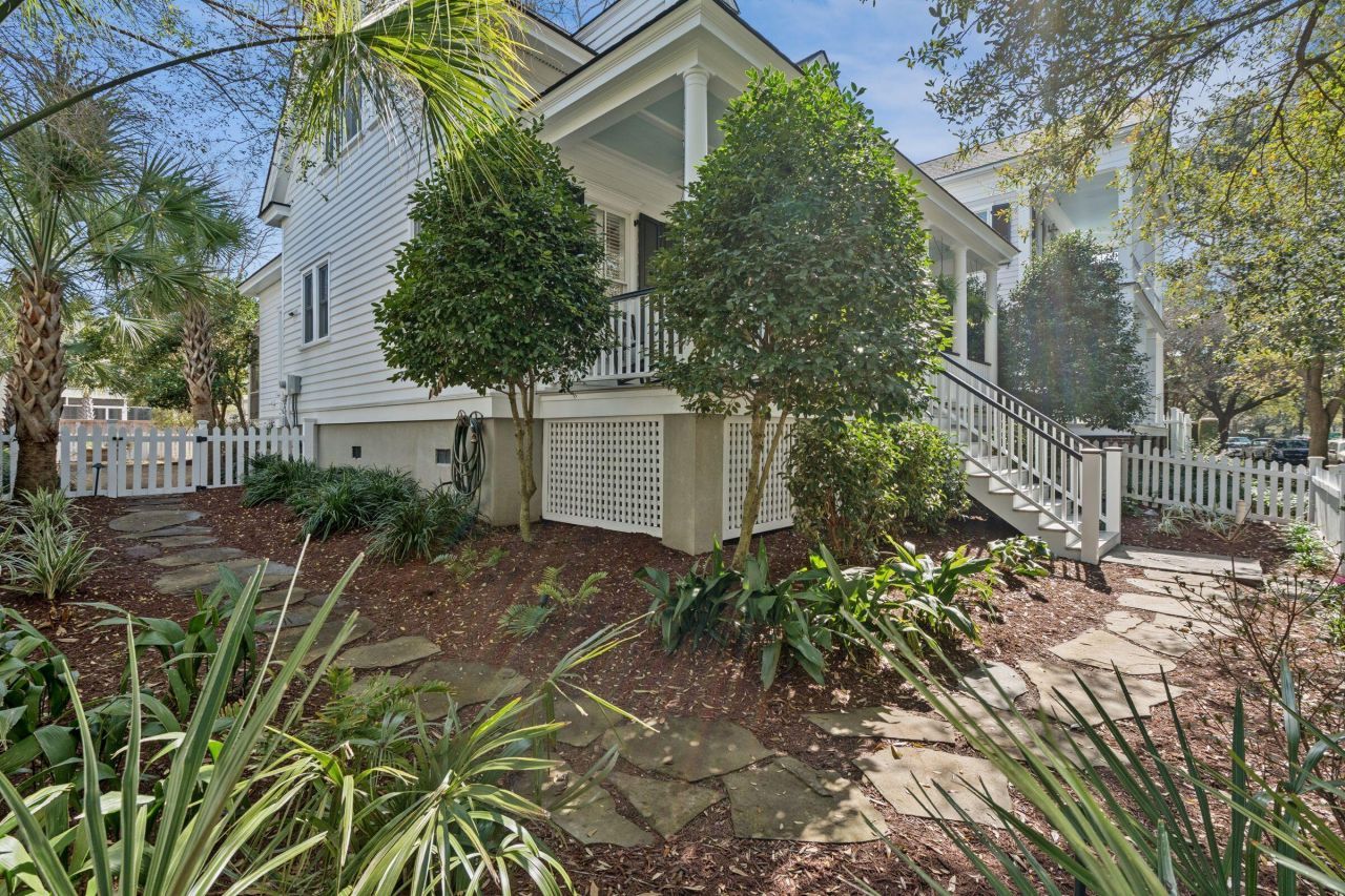 46 Eastlake Road Photo 53