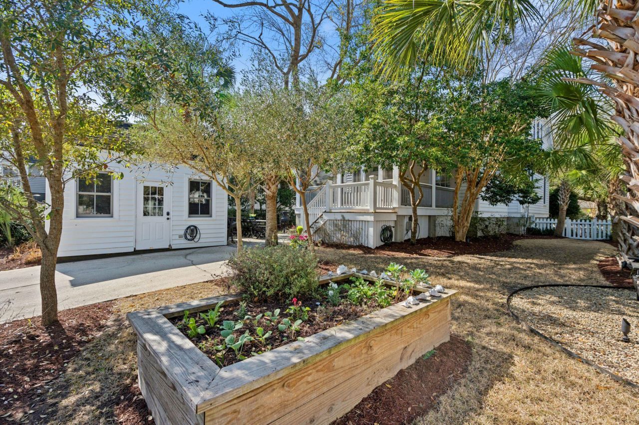 46 Eastlake Road Photo 60