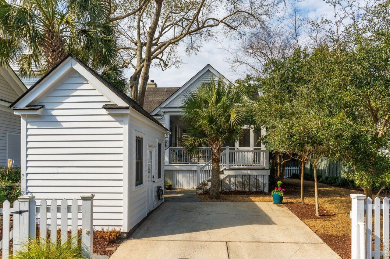 46 Eastlake Road Photo 61