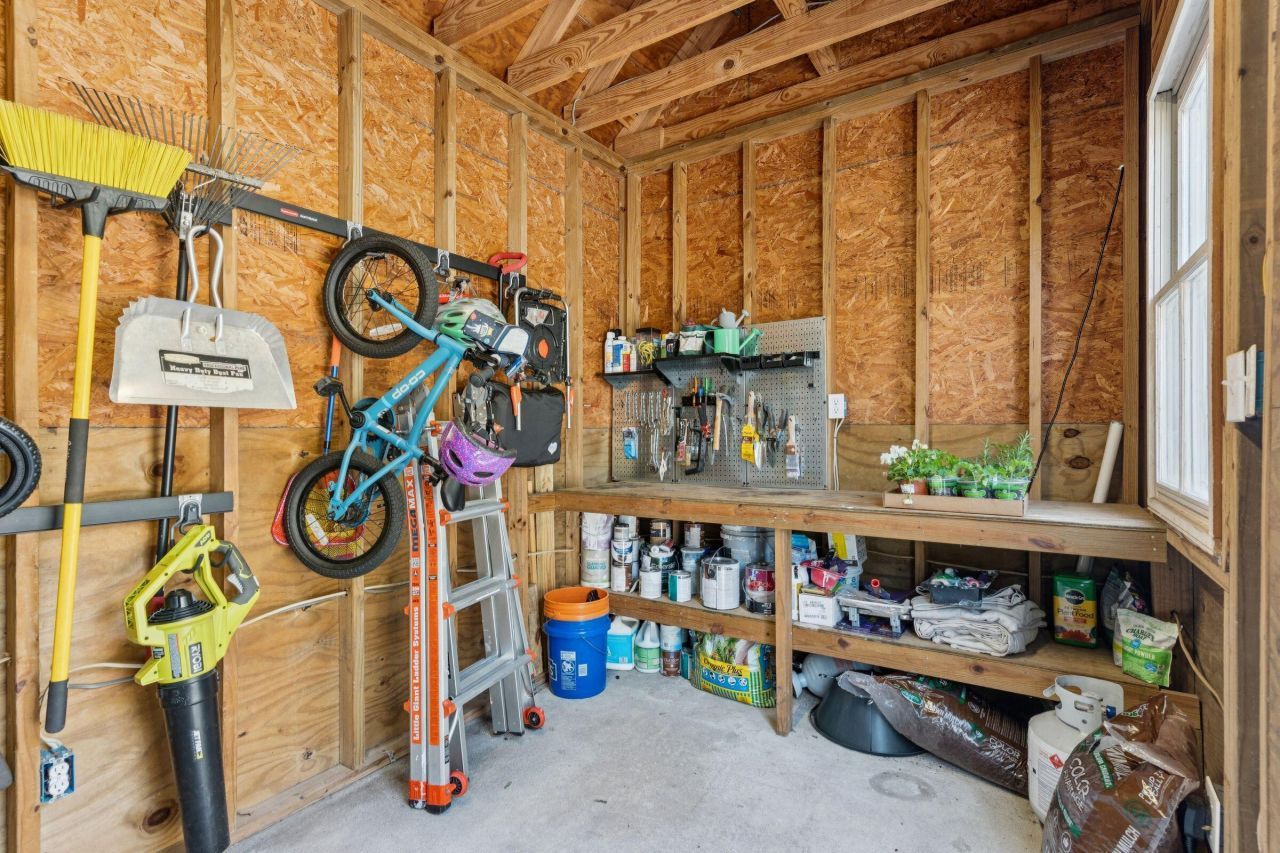 46 Eastlake Road Photo 62