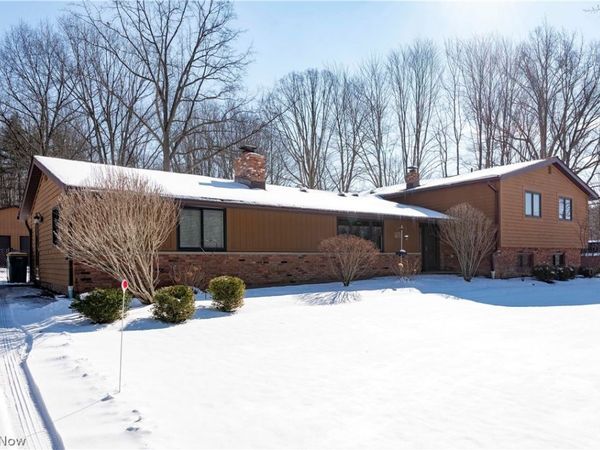 9735 Deerfield Place, Kirtland, OH 44094