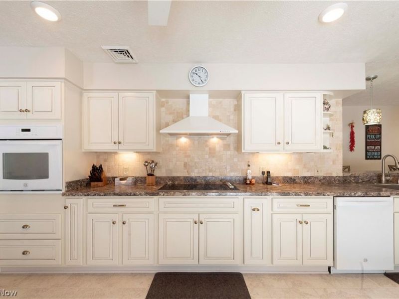 9735 Deerfield Place, Kirtland, OH 44094 Photo 9