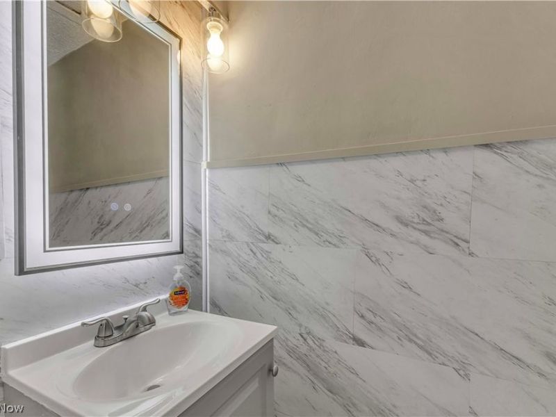 2101 Olive Avenue, Lakewood, OH 44107 Photo 19