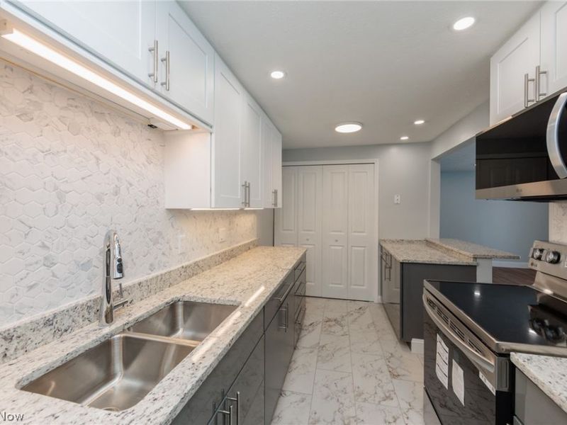 9611 Sunrise Boulevard, North Royalton, OH 44133 Photo 12