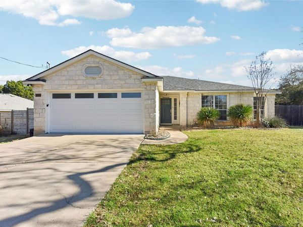 6303 La Mesa ST, Lago Vista, TX 78645