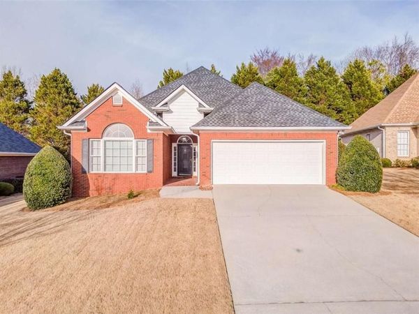 114 Vinings Way, Calhoun, GA 30701