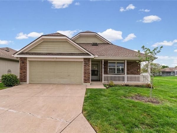 515 S Saturn Drive, Raymore, MO 64083