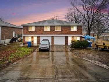 213-215 S Willow Avenue, Independence, MO 64053