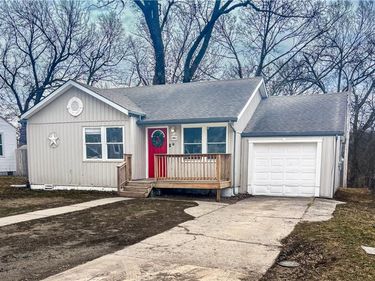 1001 NE 44th Street, Kansas City, MO 64116