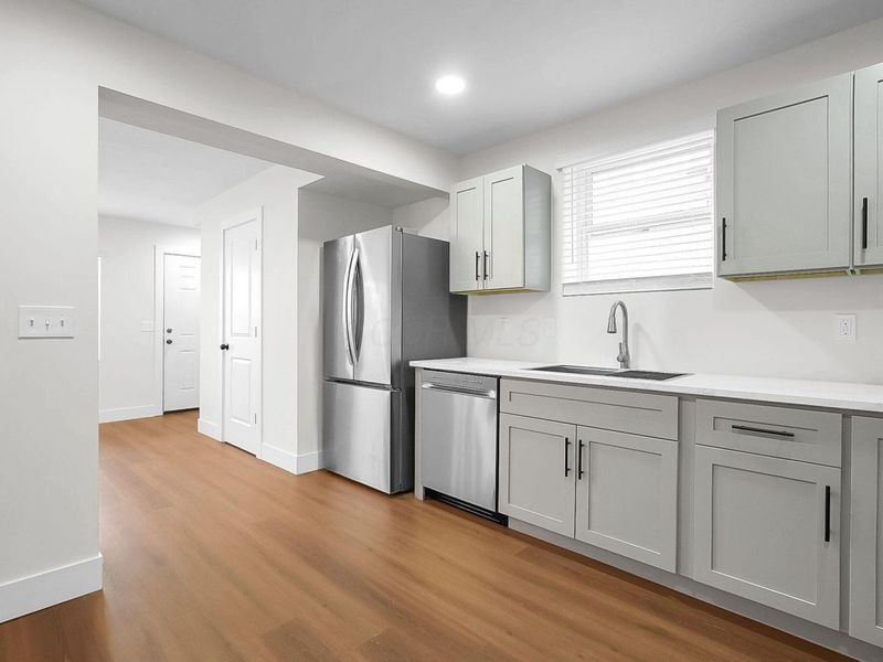 271 S Warren Avenue , Columbus, OH 43204 Photo 10