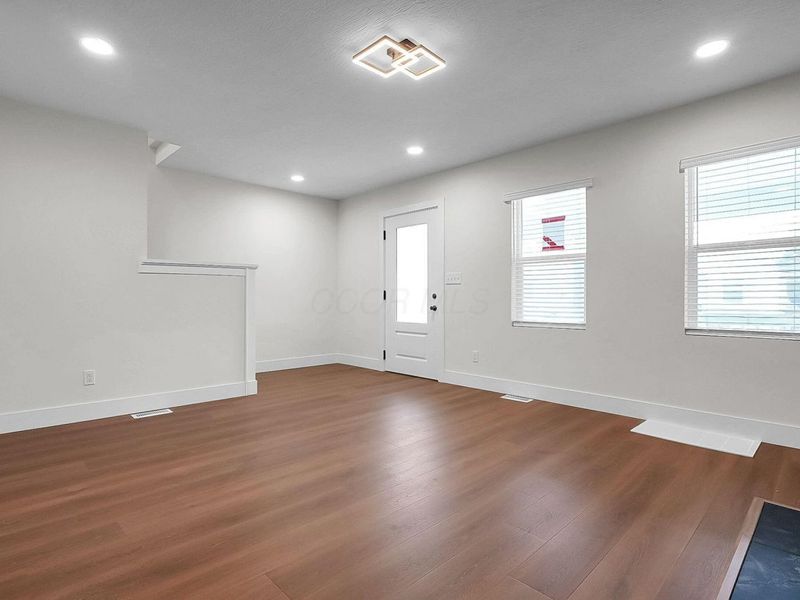 271 S Warren Avenue , Columbus, OH 43204 Photo 6