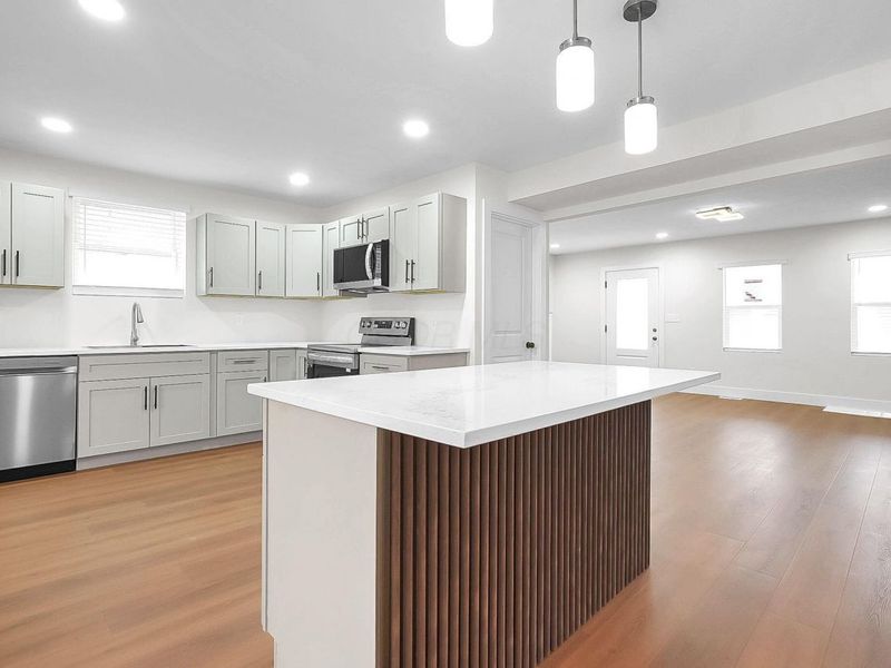 271 S Warren Avenue , Columbus, OH 43204 Photo 8