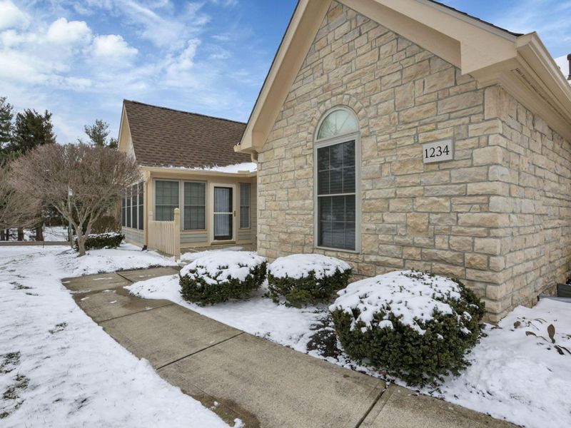 1234 Stonehouse Court, Lancaster, OH 43130 Photo 3