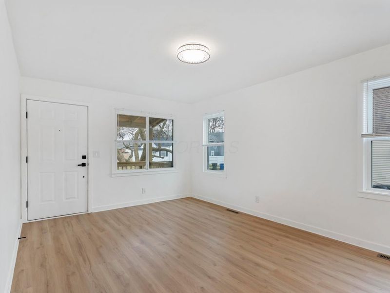 1204 Loretta Avenue, Columbus, OH 43211 Photo 4