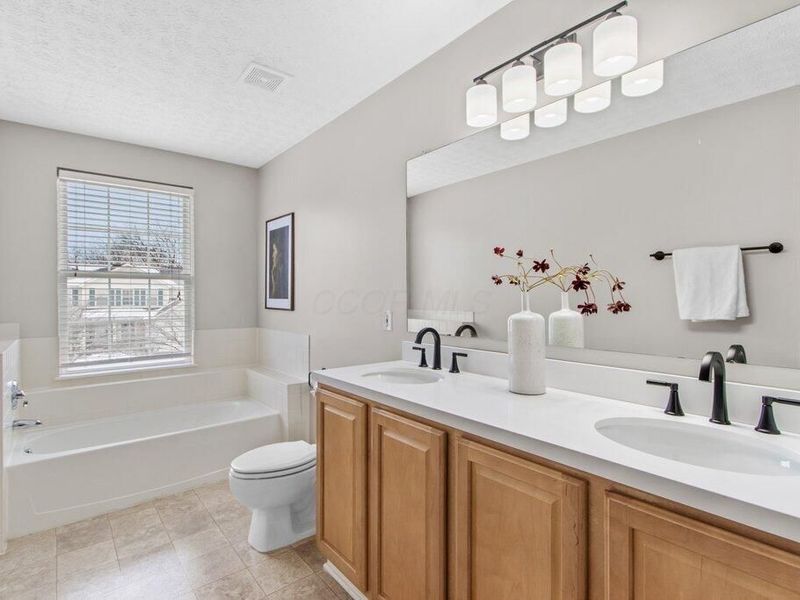 3100 Splitrock Road , Columbus, OH 43221 Photo 18