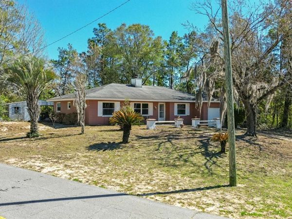 4335 Country Club Boulevard , Chipley, FL 32428