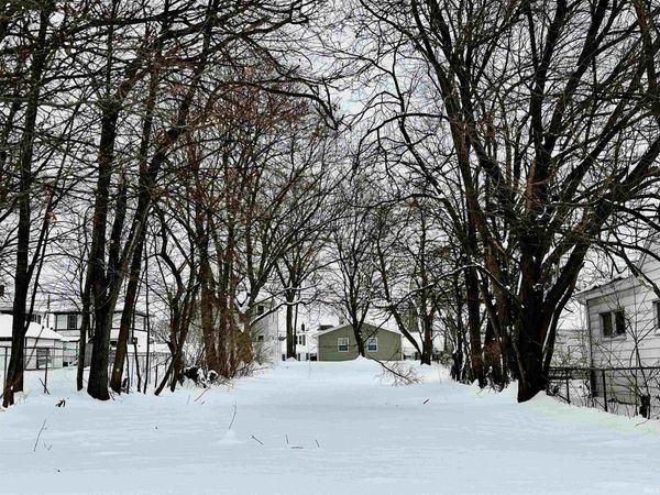 806 N St. Louis Boulevard, South Bend, IN 46617