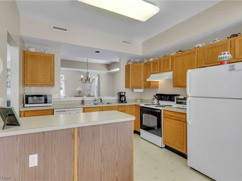 2563 Piedmont Court, Unit 22, Westlake, OH 44145 Photo 12