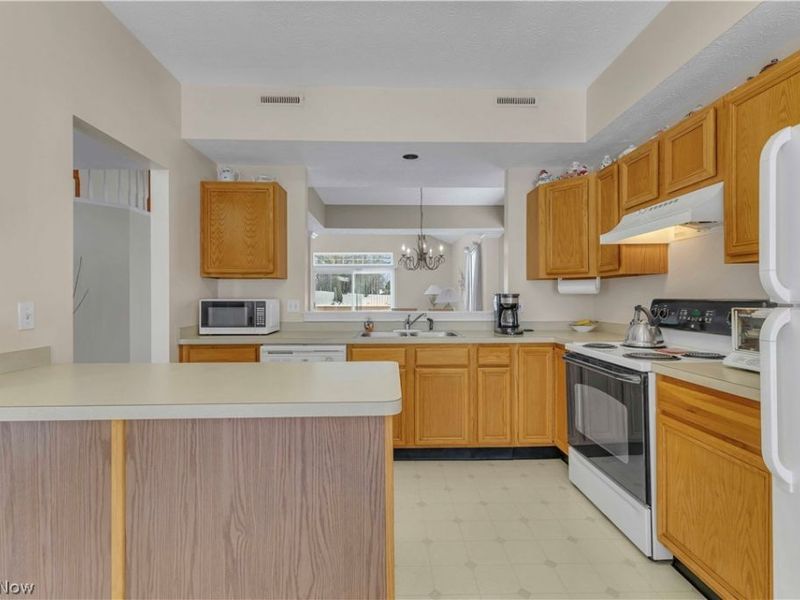 2563 Piedmont Court, Unit 22, Westlake, OH 44145 Photo 13