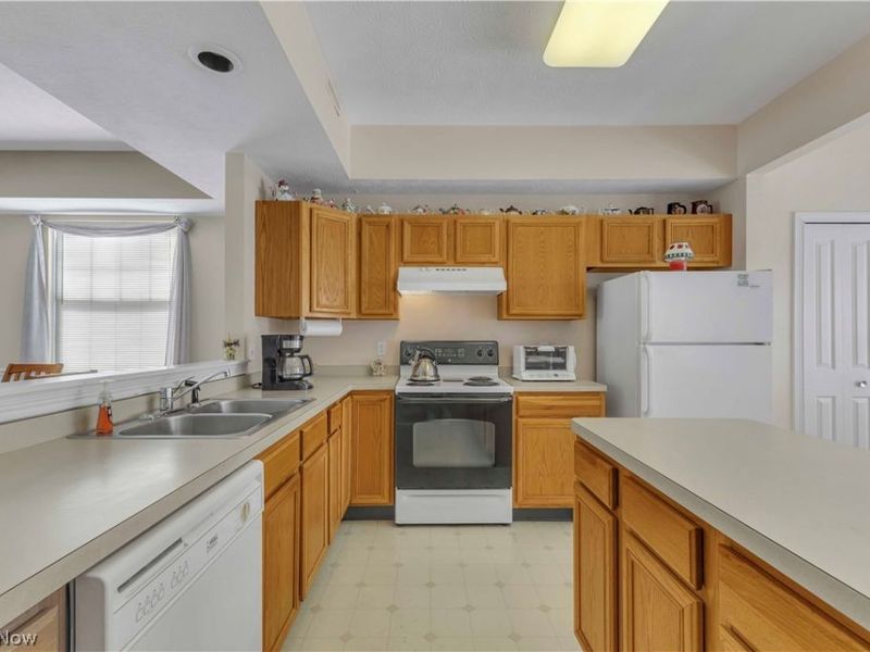 2563 Piedmont Court, Unit 22, Westlake, OH 44145 Photo 8