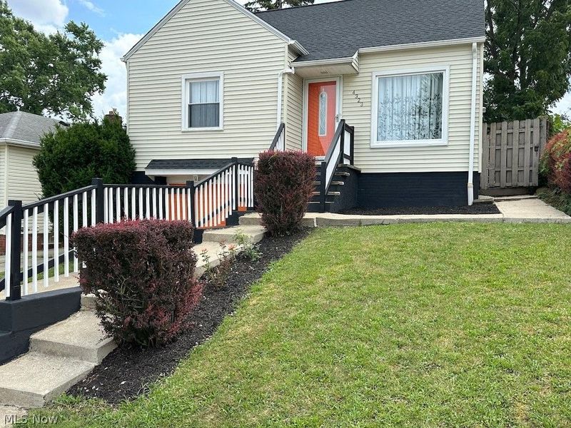 4323 Russell Avenue, Parma, OH 44134 Photo 2