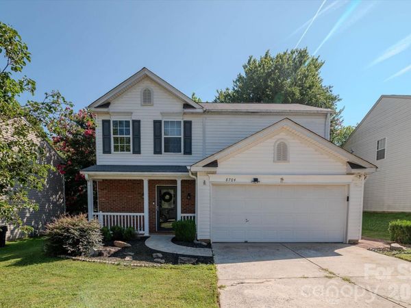8704 Laurel Run Drive, Charlotte, NC 28269