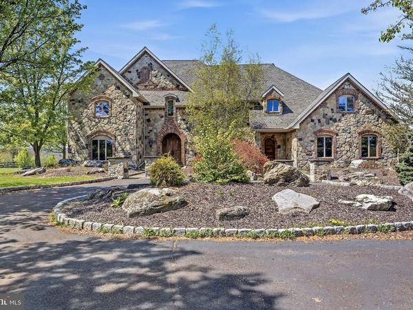 216 MERWINSBURG ROAD, EFFORT, PA 18330