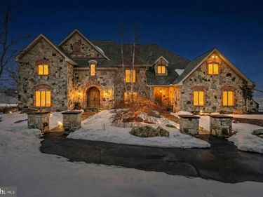 216 MERWINSBURG ROAD, EFFORT, PA 18330