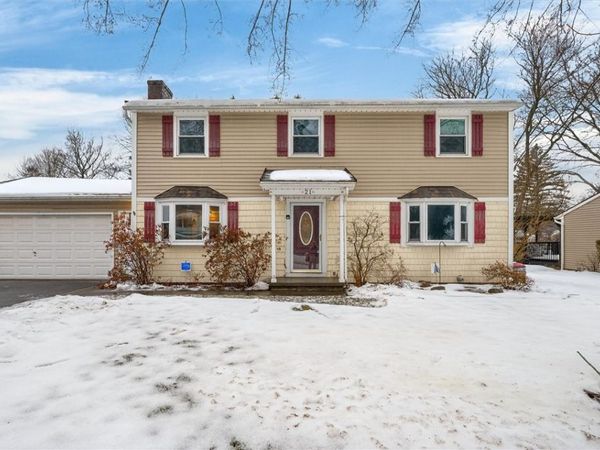 21 Squirrels Heath Road, Fairport, NY 14450