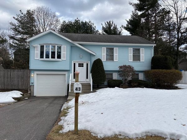 43 Marmon Court, Springfield, MA 01129
