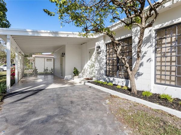 9241 Marine Dr, Cutler Bay, FL 33189