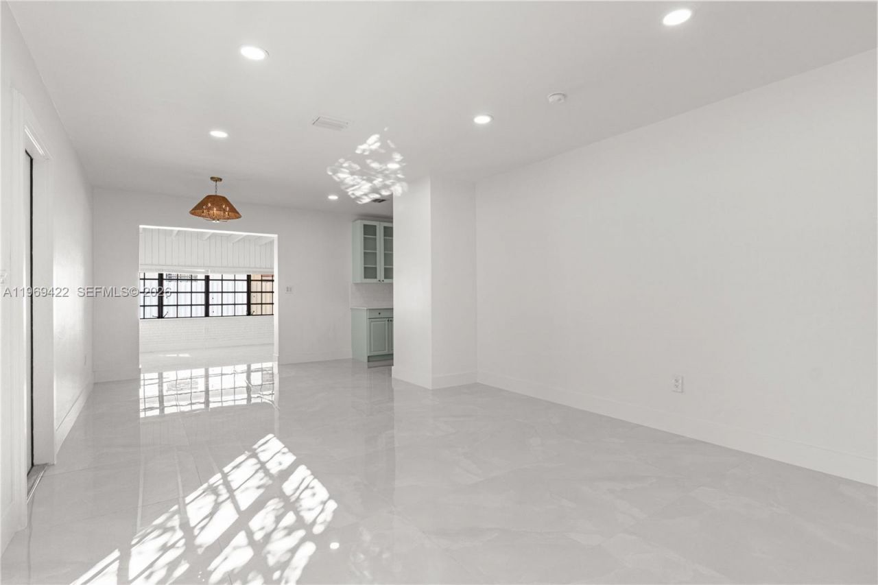 9241 Marine Dr, Cutler Bay, FL 33189 Photo