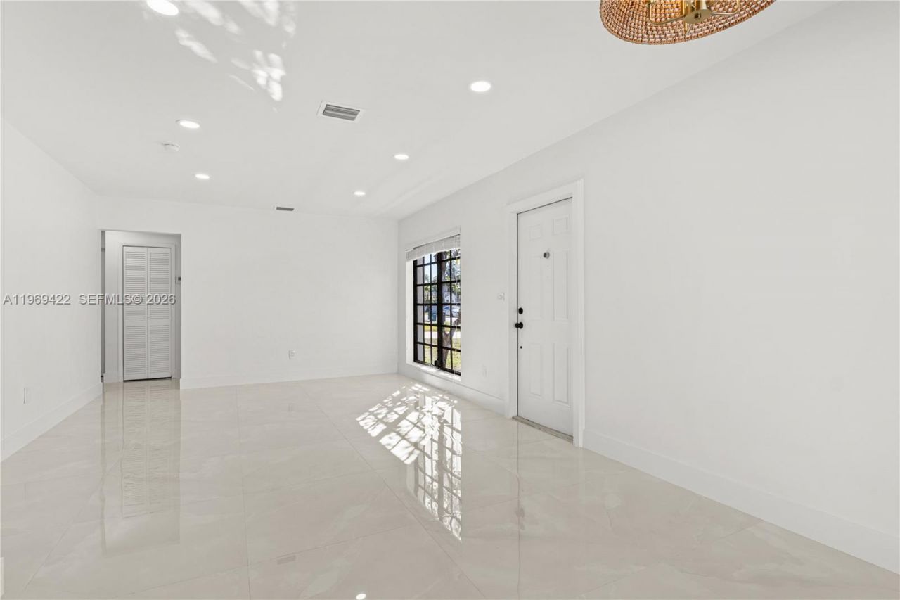 9241 Marine Dr, Cutler Bay, FL 33189 Photo