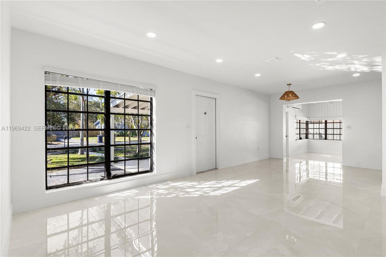 9241 Marine Dr, Cutler Bay, FL 33189 Photo